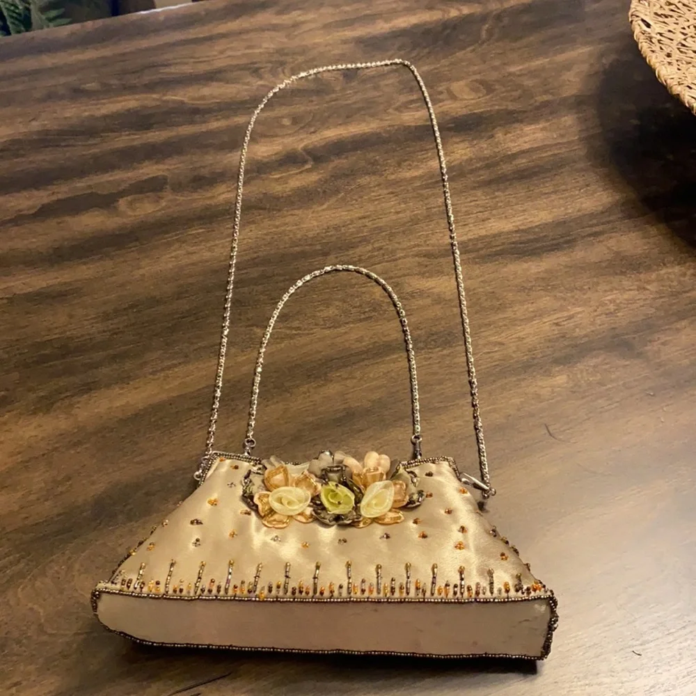 Vintage Clutch - Purse. - Picture 3 of 9